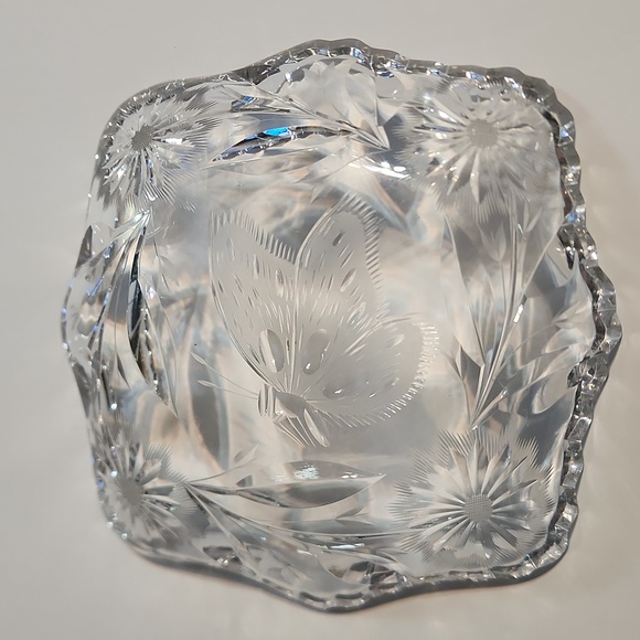 Vintage Etched Crystal Glass Small Dish - Butterfly and Flowers - 1" deep - Picture 7 of 8
